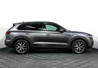 Подержанный автомобиль Volkswagen Touareg 2019 года (4 фото)