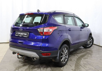 Подержанный автомобиль Ford Kuga 2018 года (4 фото)