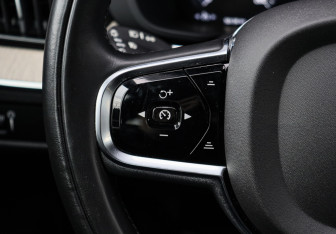 Подержанный автомобиль Volvo XC60 2019 года (26 фото)