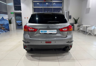 Подержанный автомобиль Mitsubishi ASX 2014 года (5 фото)