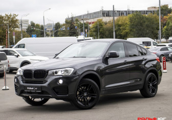 Подержанный автомобиль BMW X4 2017 года (23 фото)