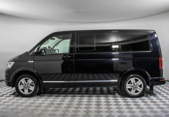 Подержанный автомобиль Volkswagen Multivan 2017 года (8 фото)