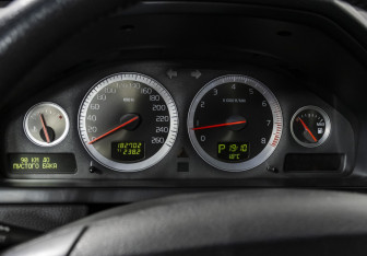 Подержанный автомобиль Volvo XC90 2011 года (12 фото)