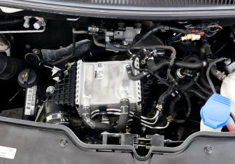 Подержанный автомобиль Volkswagen Caravelle 2021 года (9 фото)