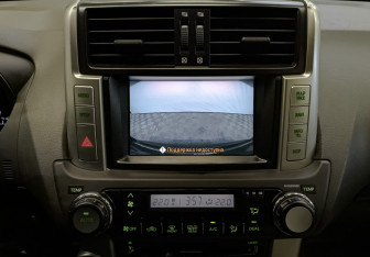 Подержанный автомобиль Toyota Land Cruiser Prado 2011 года (26 фото)
