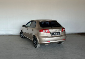 Подержанный автомобиль Chevrolet Lacetti Sedan 2008 года (7 фото)