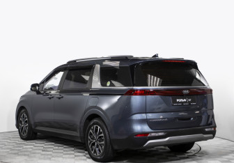 Подержанный автомобиль Kia Carnival 2020 года (7 фото)