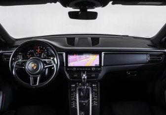 Подержанный автомобиль Porsche Macan 2020 года (17 фото)