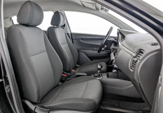 Подержанный автомобиль Kia Rio Hatchback 2021 года (23 фото)