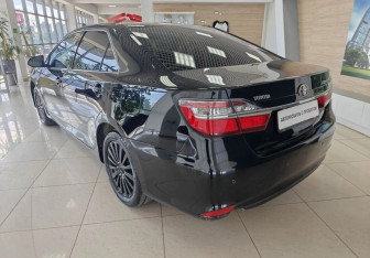Подержанный автомобиль Toyota Camry Sedan 2016 года (7 фото)
