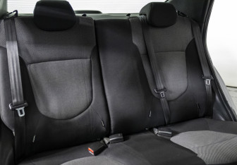 Подержанный автомобиль Hyundai Solaris Sedan 2011 года (13 фото)