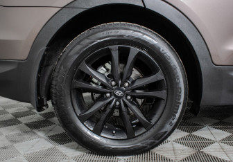 Подержанный автомобиль Hyundai Santa Fe 2015 года (16 фото)