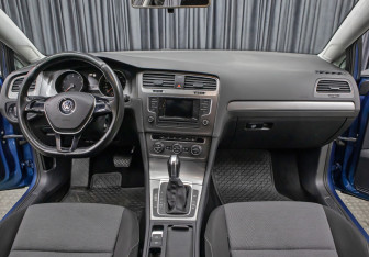 Подержанный автомобиль Volkswagen Golf Hatchback 2013 года (13 фото)