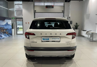 Подержанный автомобиль Skoda Karoq 2020 года (5 фото)