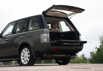 Подержанный автомобиль Land Rover Range Rover 2007 года (18 фото)