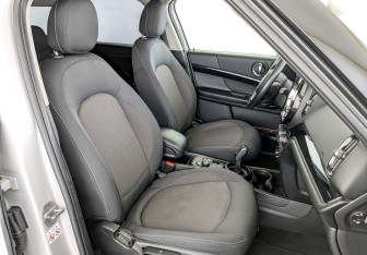 Подержанный автомобиль MINI Countryman 2021 года (23 фото)