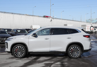 Подержанный автомобиль Exeed TXL 2023 года (8 фото)