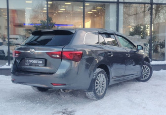 Подержанный автомобиль Toyota Avensis Wagon 2018 года (8 фото)