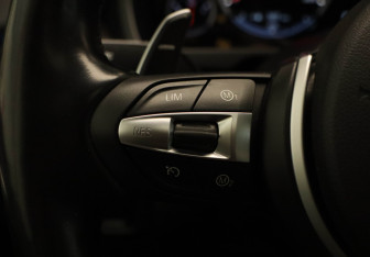 Подержанный автомобиль BMW X5 M 2018 года (11 фото)