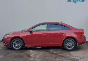 Подержанный автомобиль Chevrolet Cruze Sedan 2010 года (8 фото)