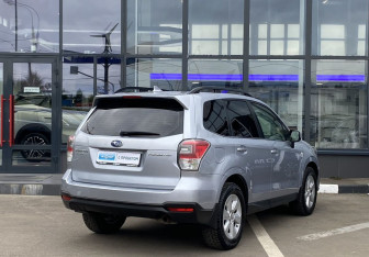 Подержанный автомобиль Subaru Forester Suv 2018 года (5 фото)