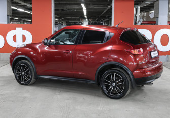 Подержанный автомобиль Nissan Juke 2012 года (7 фото)