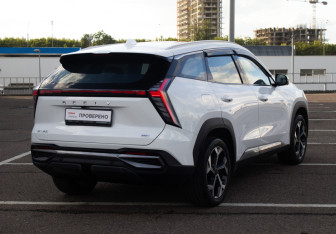 Подержанный автомобиль Geely Atlas 2024 года (5 фото)