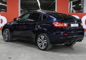 Подержанный автомобиль BMW X6 M 2013 года (7 фото)