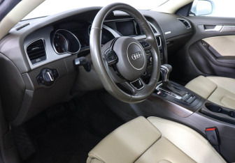 Подержанный автомобиль Audi A5 Liftback 2015 года (9 фото)