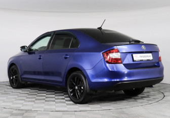Подержанный автомобиль Skoda Rapid Liftback 2018 года (7 фото)