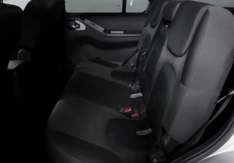 Подержанный автомобиль Nissan Pathfinder 2011 года (10 фото)