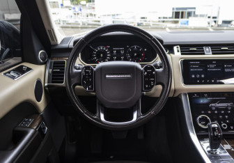 Подержанный автомобиль Land Rover Range Rover Sport 2018 года (10 фото)
