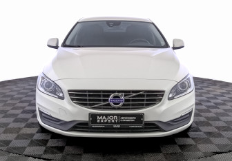 Подержанный автомобиль Volvo S60 2017 года (2 фото)