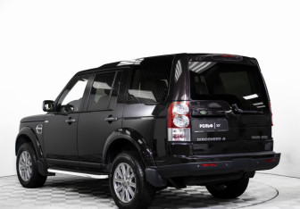 Подержанный автомобиль Land Rover Discovery 2009 года (7 фото)