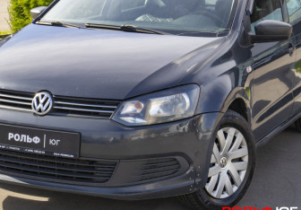 Подержанный автомобиль Volkswagen Polo Sedan 2014 года (17 фото)
