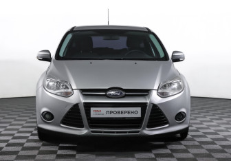 Подержанный автомобиль Ford Focus Hatchback 2013 года (2 фото)