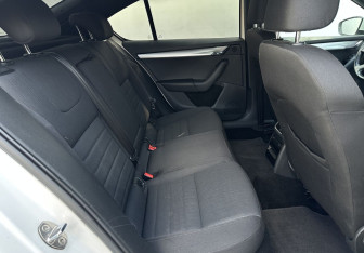 Подержанный автомобиль Skoda Octavia Liftback 2013 года (14 фото)