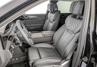 Подержанный автомобиль Hongqi E-HS9 2022 года (20 фото)