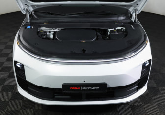 Подержанный автомобиль LiXiang L6 2024 года (9 фото)