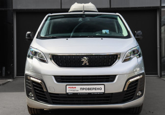 Подержанный автомобиль Peugeot Traveller 2020 года (2 фото)