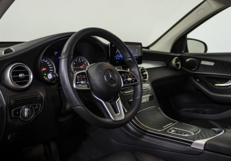 Подержанный автомобиль Mercedes-Benz GLC Coupe 2020 года (9 фото)