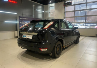 Подержанный автомобиль Ford Focus Hatchback 2008 года (4 фото)