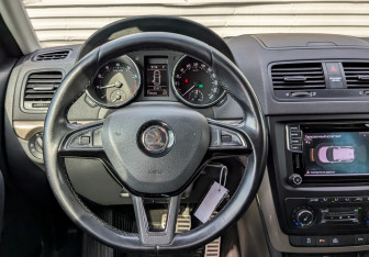 Подержанный автомобиль Skoda Yeti 2015 года (22 фото)