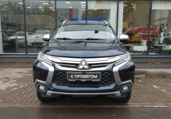 Подержанный автомобиль Mitsubishi Pajero Sport 2018 года (2 фото)