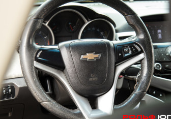 Подержанный автомобиль Chevrolet Cruze Sedan 2011 года (11 фото)