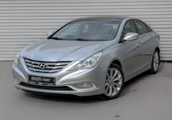 Подержанный автомобиль Hyundai Sonata 2011 года (1 фото)