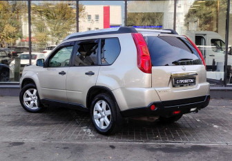 Подержанный автомобиль Nissan X-Trail 2008 года (6 фото)