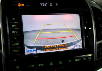 Подержанный автомобиль Toyota Land Cruiser Suv 2015 года (26 фото)