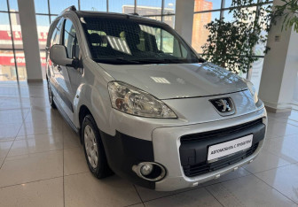 Подержанный автомобиль Peugeot Partner 2011 года (3 фото)