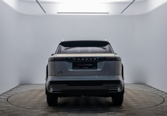 Подержанный автомобиль Jaecoo J7 2024 года (6 фото)